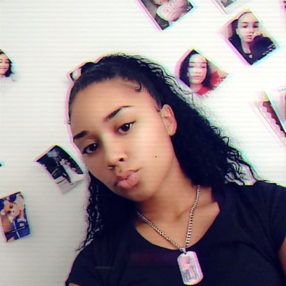 Meet your Posher, Jacinda - Picture 1 of 1